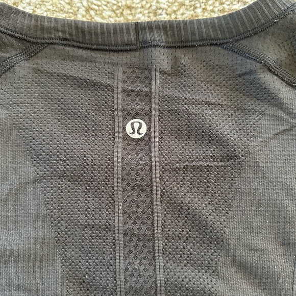 Lululemon swiftly tech shirt black size 10 - Picture 2 of 3